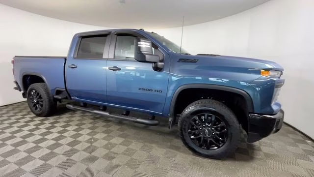 2025 Lakeshore Blue Metallic Chevrolet Silverado 2500HD Custom 4X4 Truck