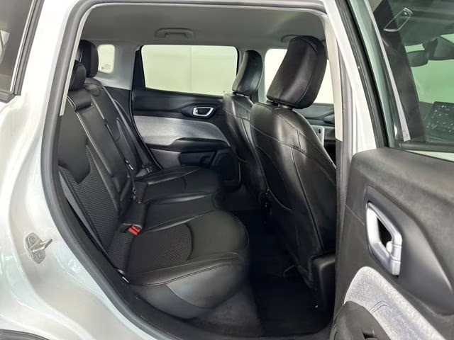 2022 Bright White Clearcoat Jeep Compass Latitude 4X4 SUV