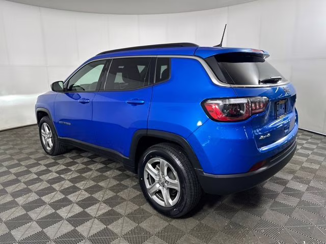 2023 Laser Blue Pearlcoat Jeep Compass Latitude 4X4 SUV
