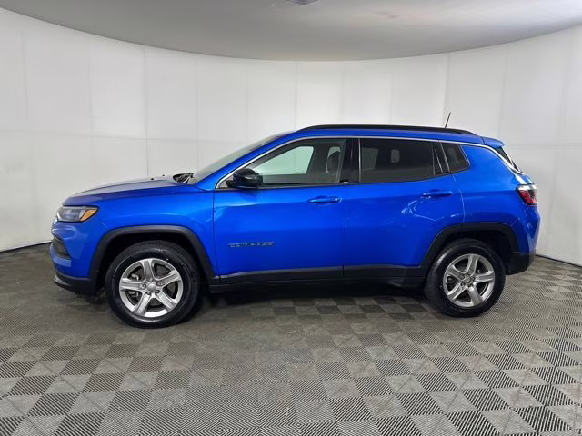 2023 Laser Blue Pearlcoat Jeep Compass Latitude 4X4 SUV