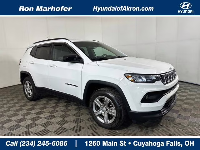 2023 Bright White Clearcoat Jeep Compass Latitude 4X4 SUV