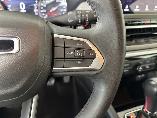 2023 Bright White Clearcoat Jeep Compass Latitude 4X4 SUV
