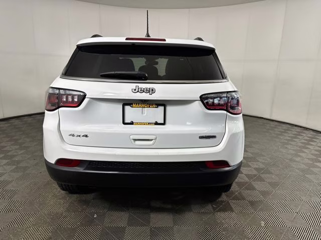 2023 Bright White Clearcoat Jeep Compass Latitude 4X4 SUV