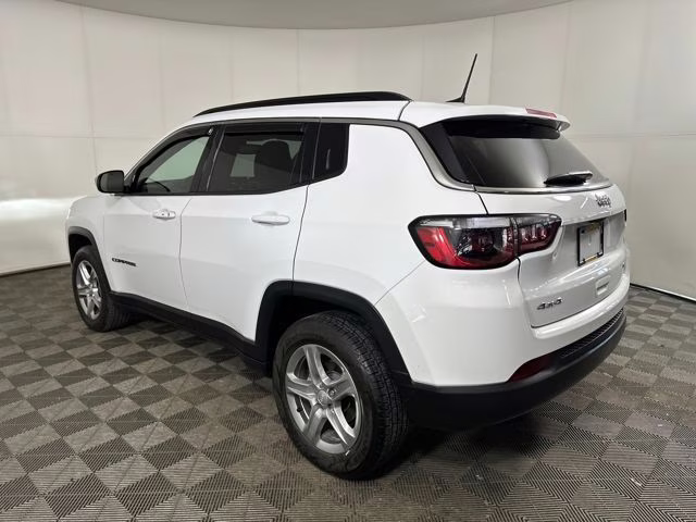 2023 Bright White Clearcoat Jeep Compass Latitude 4X4 SUV