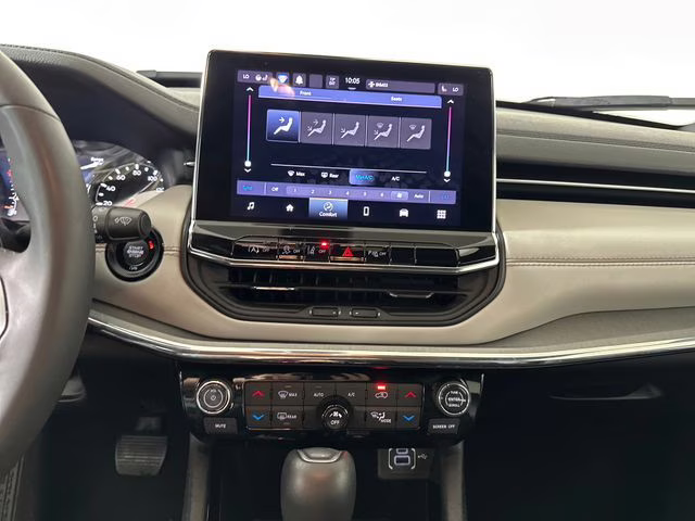 2024 Diamond Black Crystal Pearlcoat Jeep Compass Limited 4X4 SUV