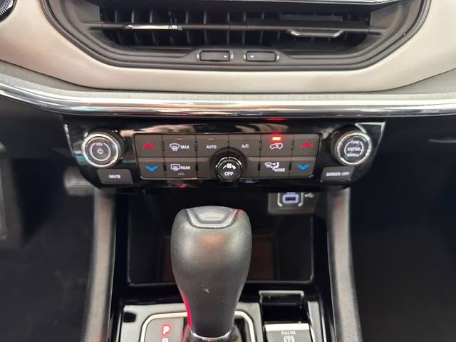 2024 Diamond Black Crystal Pearlcoat Jeep Compass Limited 4X4 SUV