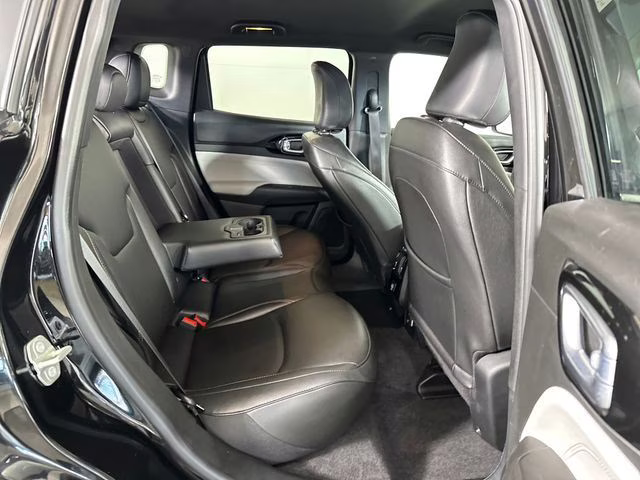 2024 Diamond Black Crystal Pearlcoat Jeep Compass Limited 4X4 SUV