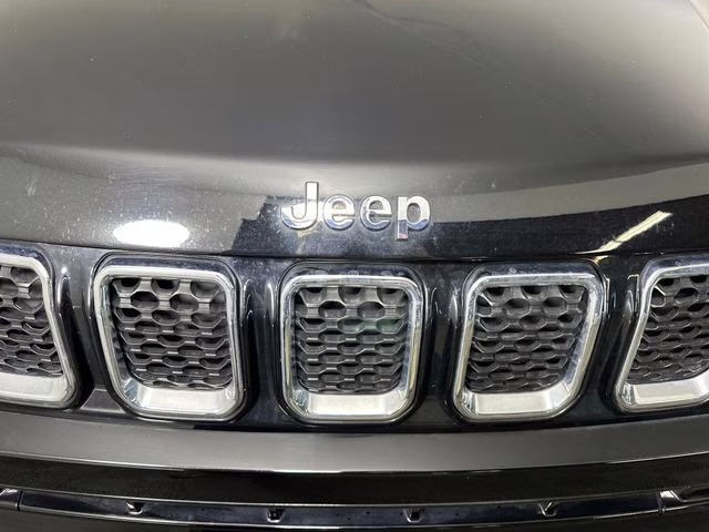 2024 Diamond Black Crystal Pearlcoat Jeep Compass Limited 4X4 SUV