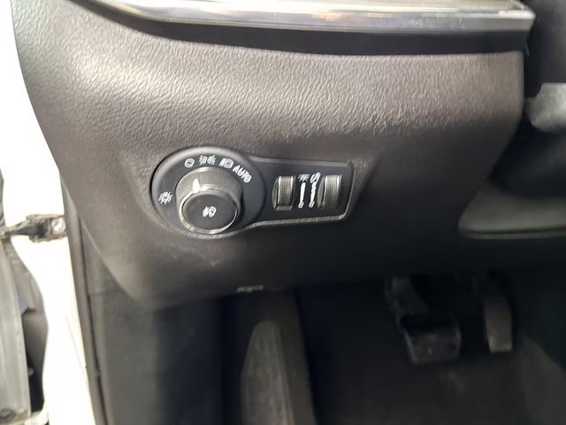 2024 Bright White Clearcoat Jeep Compass Limited 4X4 SUV