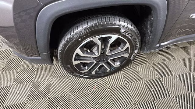 2024 Diamond Black Crystal Pearlcoat Jeep Compass Limited 4X4 SUV