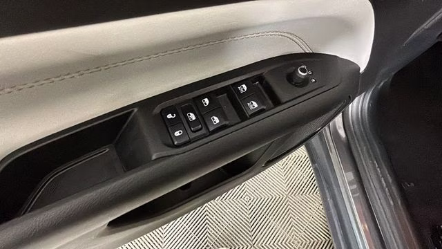 2024 Diamond Black Crystal Pearlcoat Jeep Compass Limited 4X4 SUV