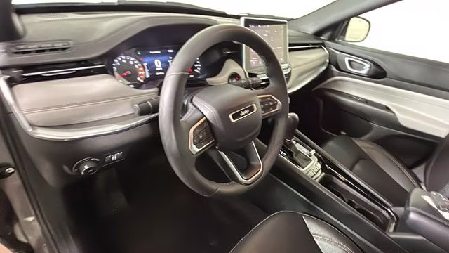 2024 Diamond Black Crystal Pearlcoat Jeep Compass Limited 4X4 SUV