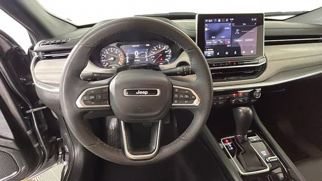 2024 Diamond Black Crystal Pearlcoat Jeep Compass Limited 4X4 SUV