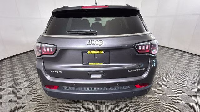 2024 Diamond Black Crystal Pearlcoat Jeep Compass Limited 4X4 SUV