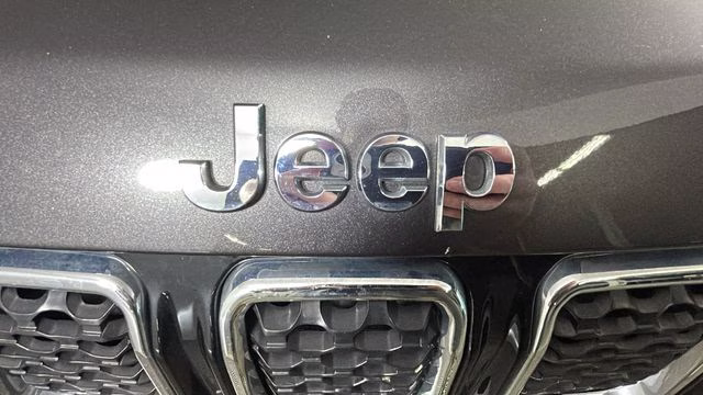 2024 Diamond Black Crystal Pearlcoat Jeep Compass Limited 4X4 SUV