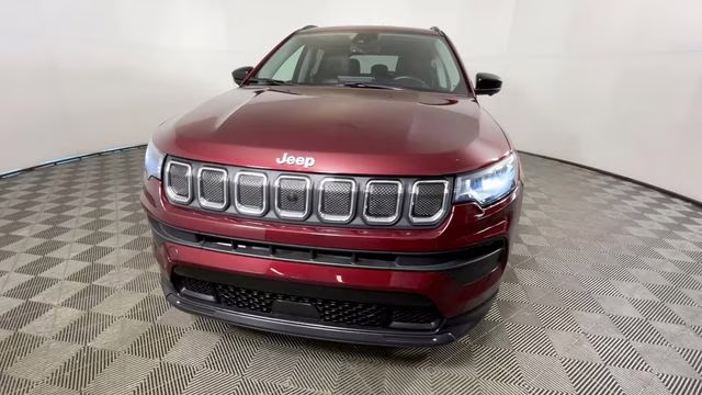 2022 Velvet Red Pearlcoat Jeep Compass Latitude Lux 4X4 SUV