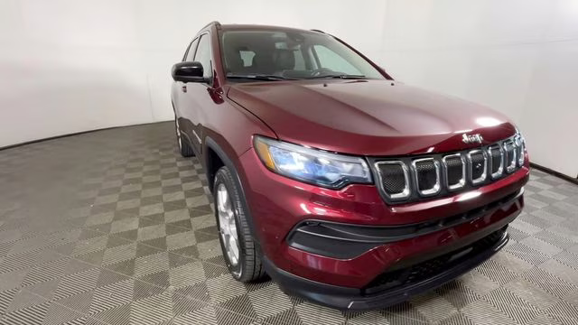 2022 Velvet Red Pearlcoat Jeep Compass Latitude Lux 4X4 SUV
