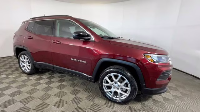 2022 Velvet Red Pearlcoat Jeep Compass Latitude Lux 4X4 SUV