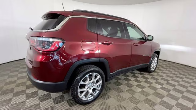2022 Velvet Red Pearlcoat Jeep Compass Latitude Lux 4X4 SUV