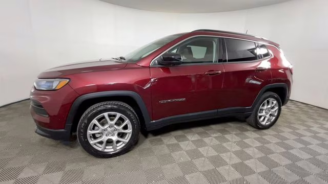 2022 Velvet Red Pearlcoat Jeep Compass Latitude Lux 4X4 SUV