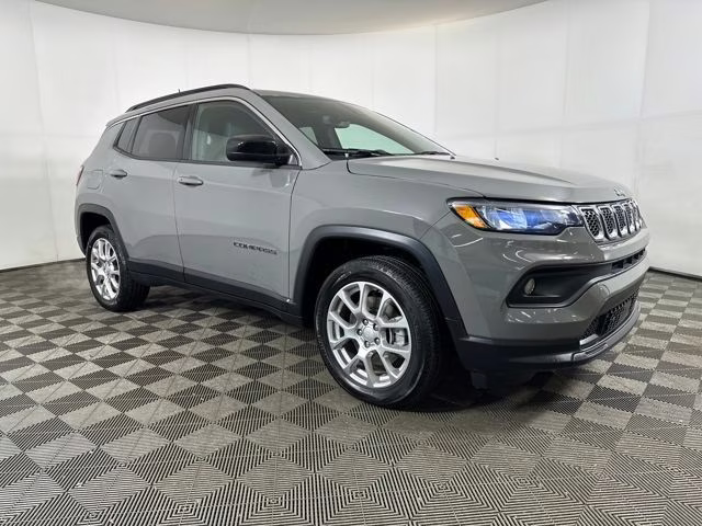 2023 Sting-Gray Clearcoat Jeep Compass Latitude Lux 4X4 SUV
