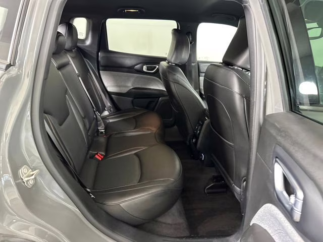 2023 Sting-Gray Clearcoat Jeep Compass Latitude Lux 4X4 SUV