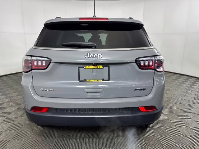 2023 Sting-Gray Clearcoat Jeep Compass Latitude Lux 4X4 SUV