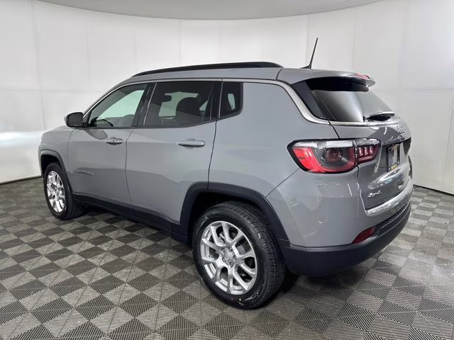 2023 Sting-Gray Clearcoat Jeep Compass Latitude Lux 4X4 SUV