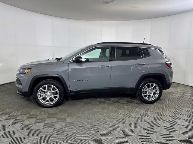 2023 Sting-Gray Clearcoat Jeep Compass Latitude Lux 4X4 SUV