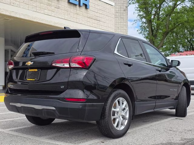 2024 Mosaic Black Metallic Chevrolet Equinox LT FWD SUV