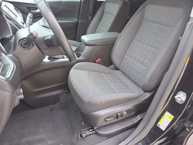 2024 Mosaic Black Metallic Chevrolet Equinox LT FWD SUV