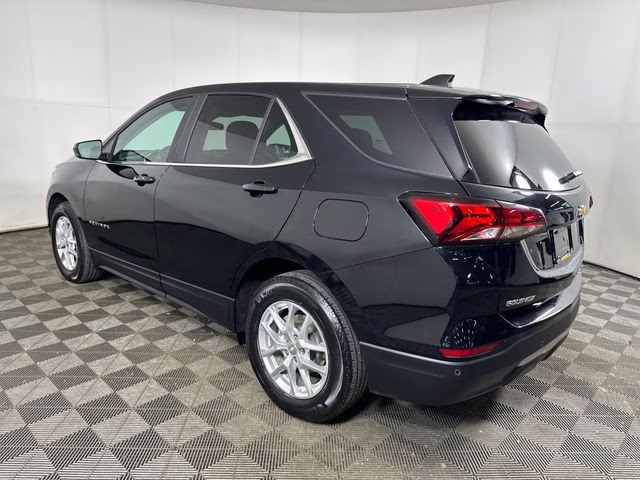 2024 Mosaic Black Metallic Chevrolet Equinox LT FWD SUV