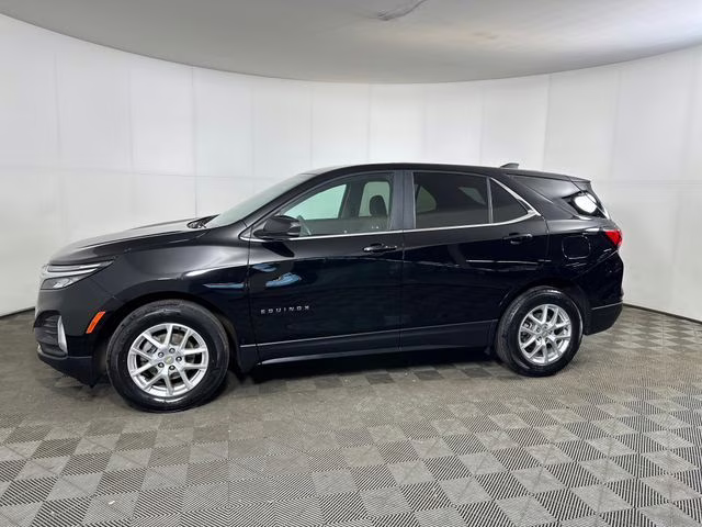 2024 Mosaic Black Metallic Chevrolet Equinox LT FWD SUV