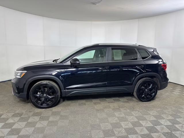 2023 Black Volkswagen Taos 1.5T SE AWD SUV