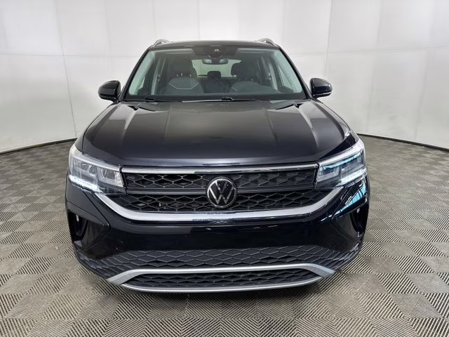 2023 Black Volkswagen Taos 1.5T SE AWD SUV