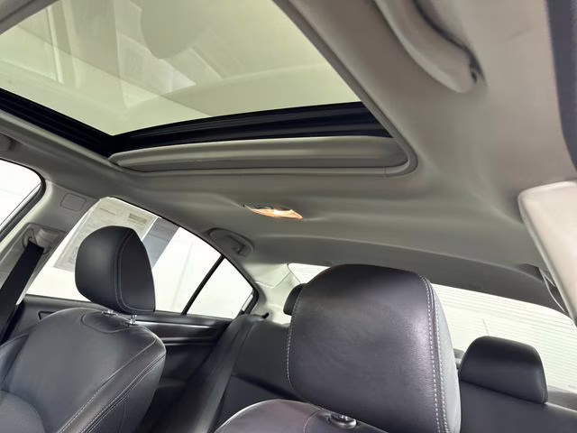 2016 Crystal White Pearl Subaru Legacy 3.6R AWD Sedan