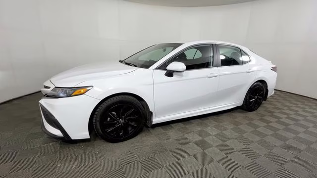 2024 Ice Cap Toyota Camry SE FWD Sedan