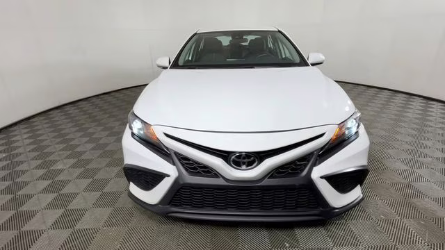 2024 Ice Cap Toyota Camry SE FWD Sedan