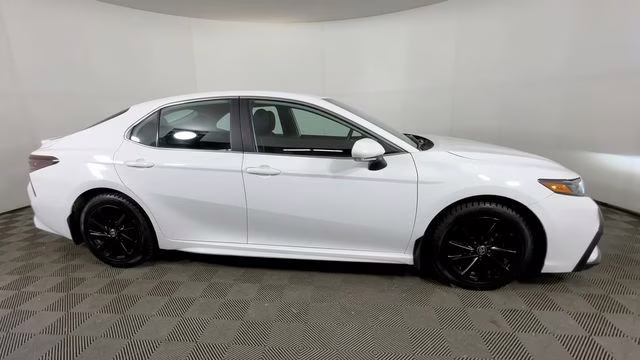 2024 Ice Cap Toyota Camry SE FWD Sedan