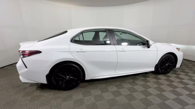 2024 Ice Cap Toyota Camry SE FWD Sedan