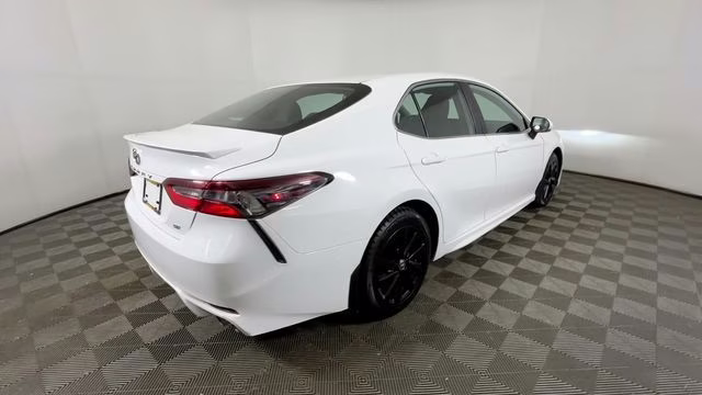2024 Ice Cap Toyota Camry SE FWD Sedan