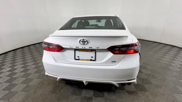 2024 Ice Cap Toyota Camry SE FWD Sedan