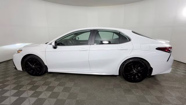 2024 Ice Cap Toyota Camry SE FWD Sedan