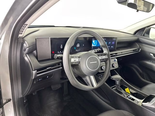 2025 Shimmering Silver Hyundai Tucson SE FWD SUV