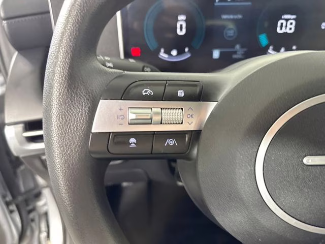 2025 Shimmering Silver Hyundai Tucson SE FWD SUV