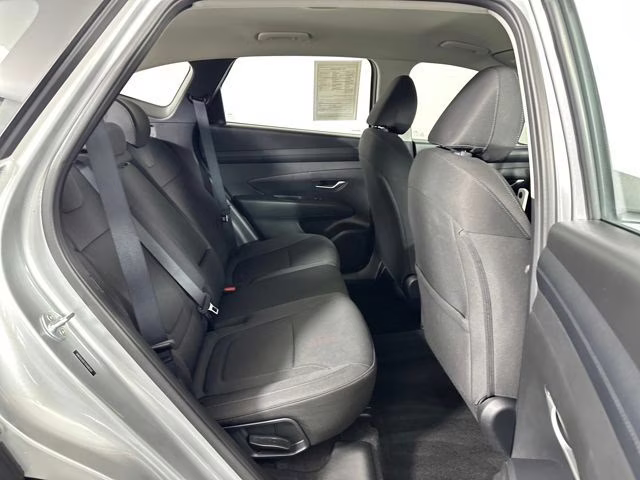2025 Shimmering Silver Hyundai Tucson SE FWD SUV