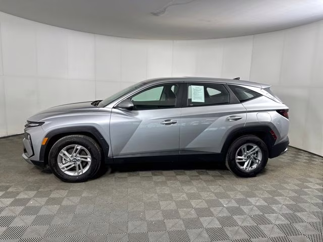 2025 Shimmering Silver Hyundai Tucson SE FWD SUV