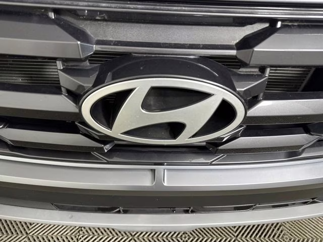 2025 Shimmering Silver Hyundai Tucson SE FWD SUV