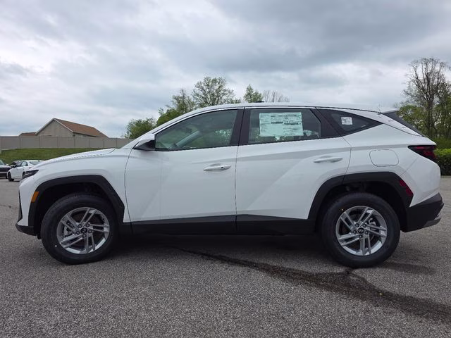 2026 White Pearl Hyundai Tucson SE AWD SUV