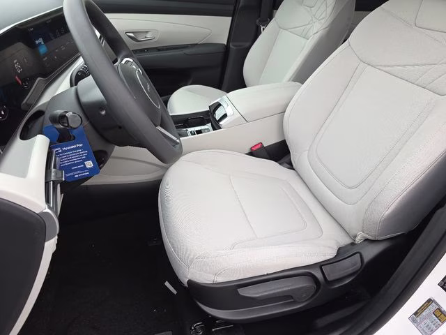 2026 White Pearl Hyundai Tucson SE AWD SUV